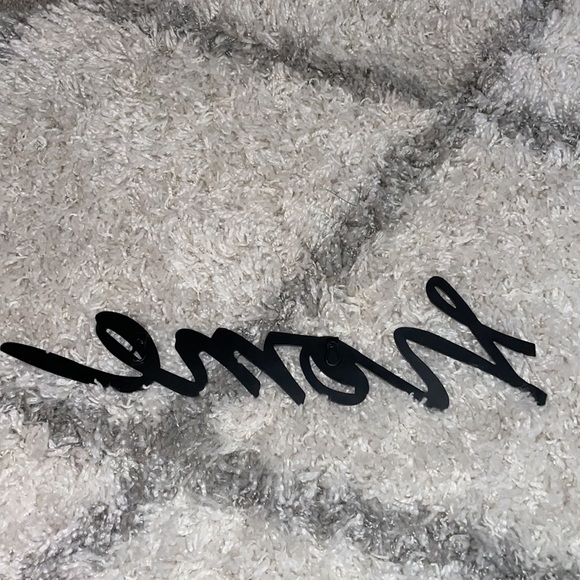 Home Sign 🏠 - Picture 2 of 3